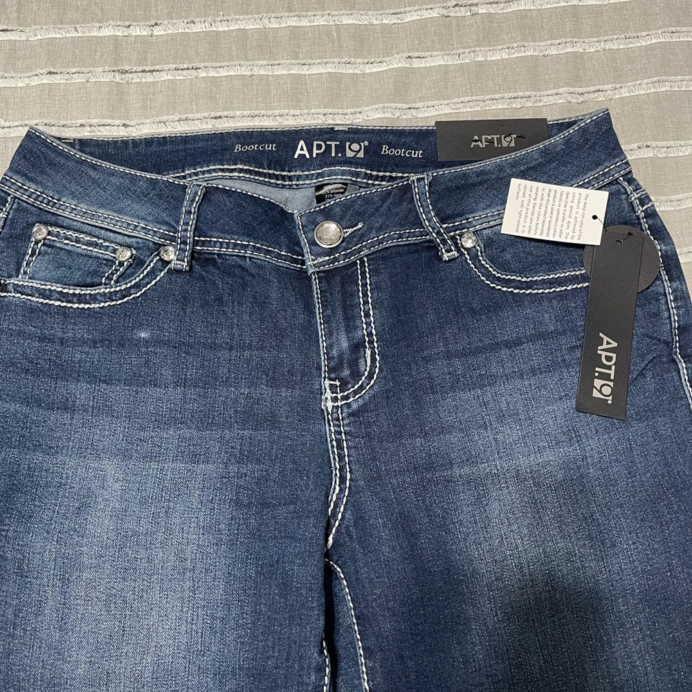 Apt 9 Mid Rise Bootcut jeans